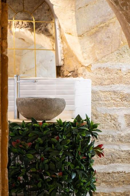 La Suite Eximia Avec Patio - Parking Souterrain Inclus - Centre Historique 몽펠리에 외부 사진